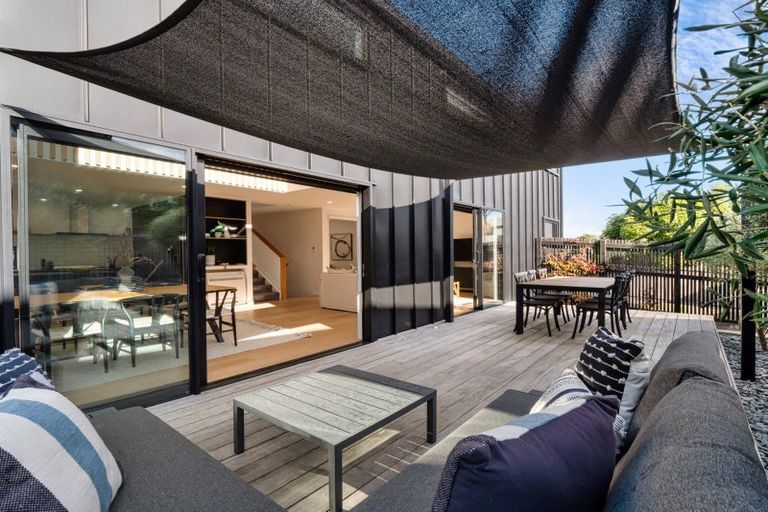 Photo of property in 347b Oceanbeach Road, Mount Maunganui, 3116