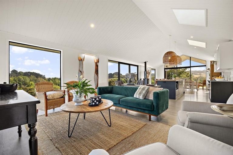 Photo of property in 1056 Peak Road, Helensville, 0875