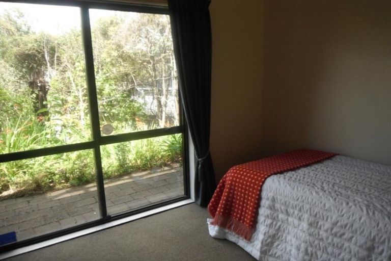 Photo of property in 10a Seaview Road, Paremata, Porirua, 5024