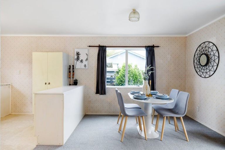 Photo of property in 2 Sunnyside Road, Nawton, Hamilton, 3200