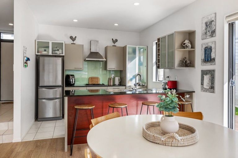 Photo of property in 18/40 Scarlet Oak Drive, Schnapper Rock, Auckland, 0632