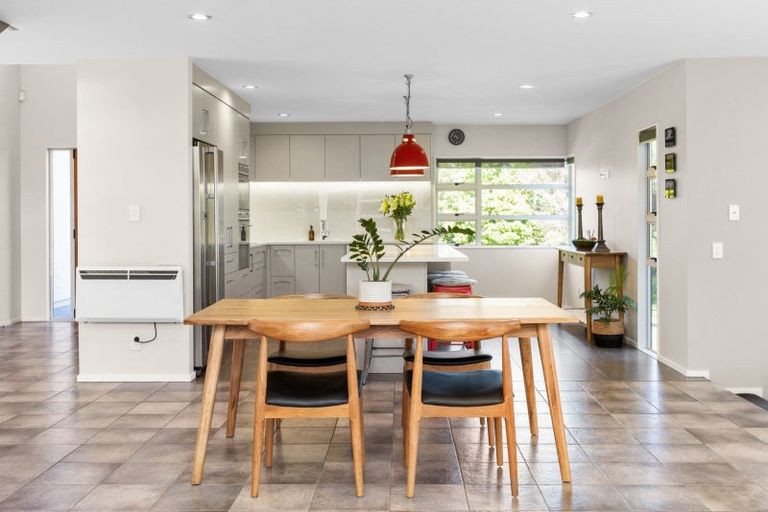 Photo of property in 52 Rochfort Road, Havelock North, 4130