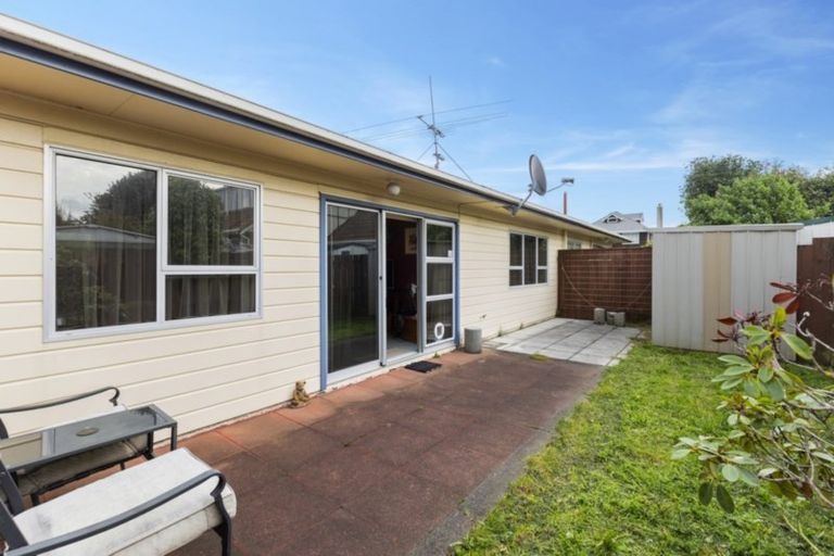 Photo of property in 50b Whites Line West, Woburn, Lower Hutt, 5010