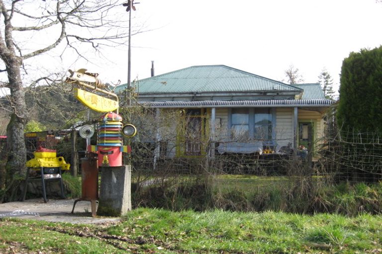 Photo of property in 6 Sandys Street, Blackball, 7804