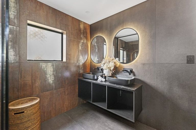 Photo of property in 127 Bethells Road, Waitakere, 0781