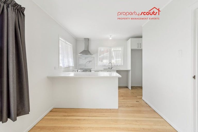 Photo of property in 16 Serjeant Street, Henderson, Auckland, 0612