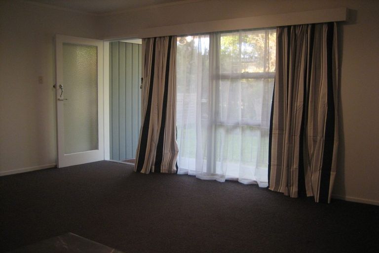 Photo of property in 1/200 Te Atatu Road, Te Atatu South, Auckland, 0610