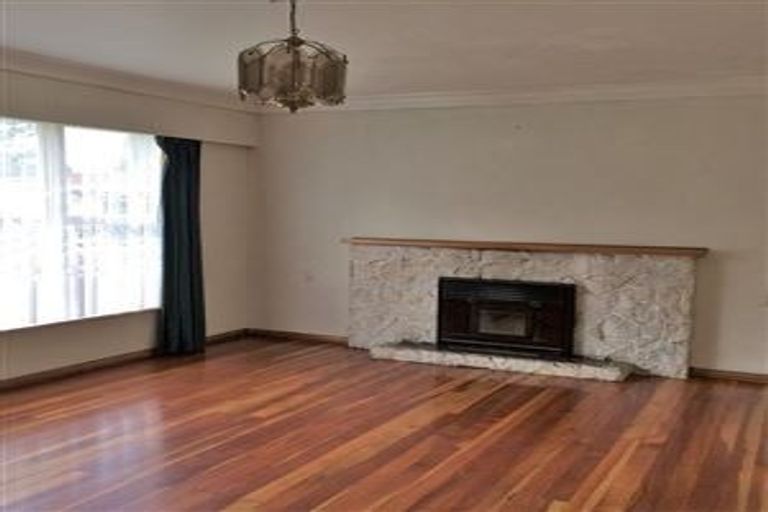 Photo of property in 38 Highbury Drive, Levin, 5510