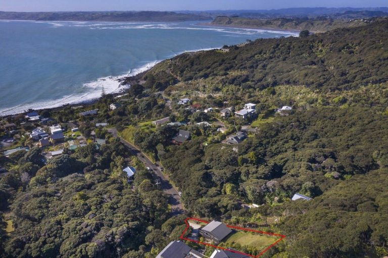 Photo of property in 33 Whaanga Road, Raglan, 3297