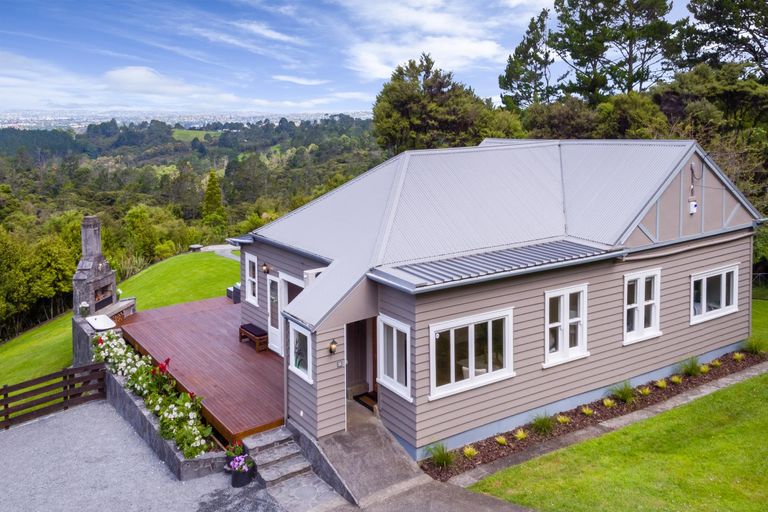 Photo of property in 33 Sunnyvale Road, Swanson, Auckland, 0614