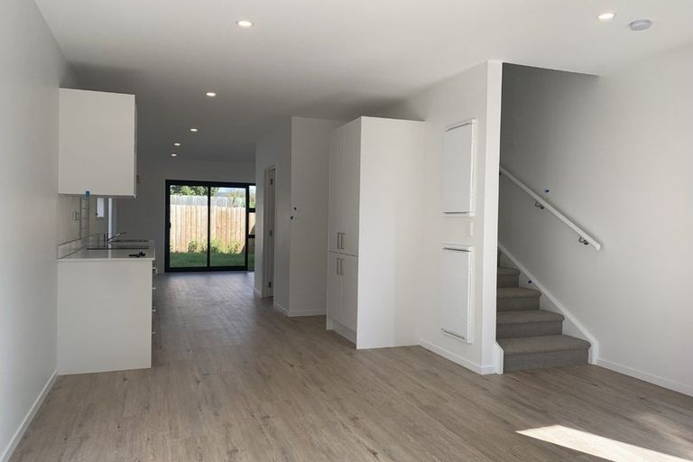 Photo of property in 24 Rauemi Way, Te Atatu South, Auckland, 0610