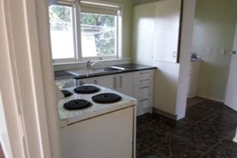 Photo of property in 1/198 Onewa Road, Birkenhead, Auckland, 0626