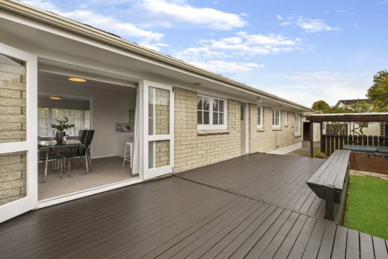 Photo of property in 1 Sunnypark Avenue, Rosehill, Papakura, 2113