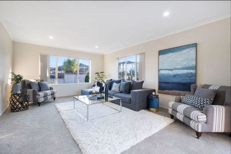 Photo of property in 18 Villino Place, Randwick Park, Auckland, 2105