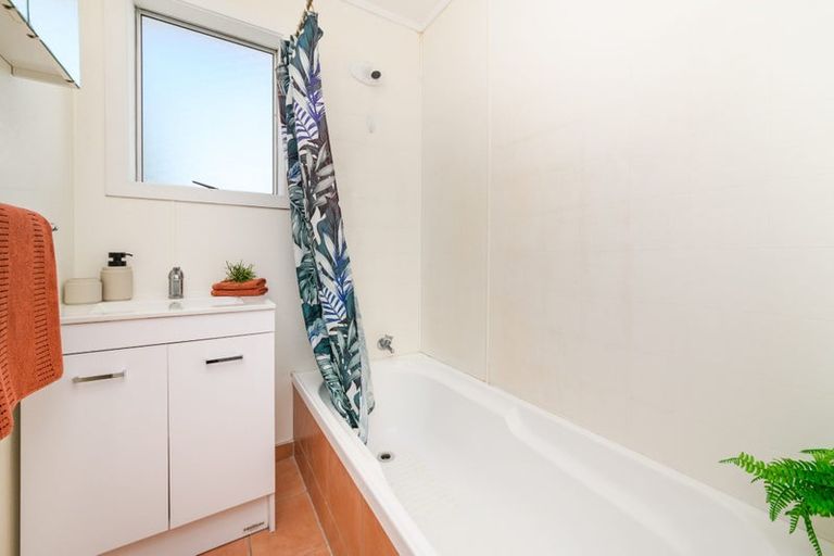 Photo of property in 36 Acacia Street, Kelvin Grove, Palmerston North, 4414