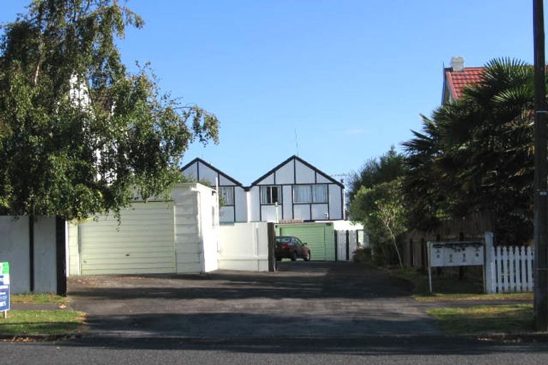 Photo of property in 4/29 Islington Avenue, New Lynn, Auckland, 0600