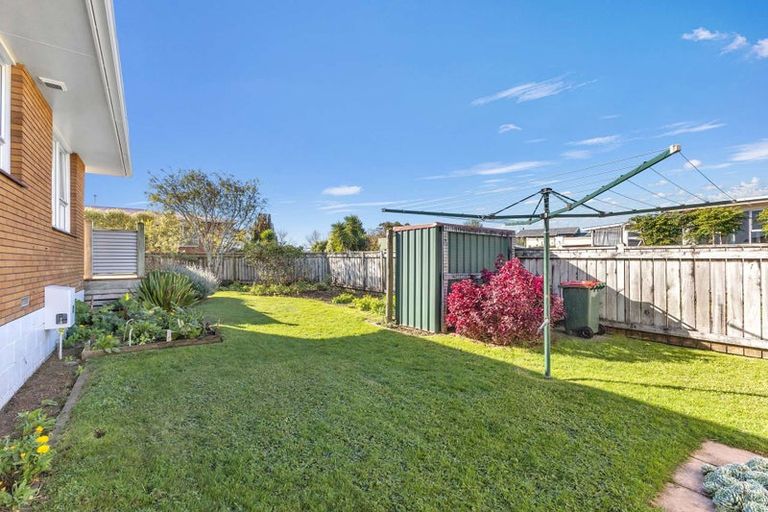 Photo of property in 39 Nevada Drive, Merrilands, New Plymouth, 4312