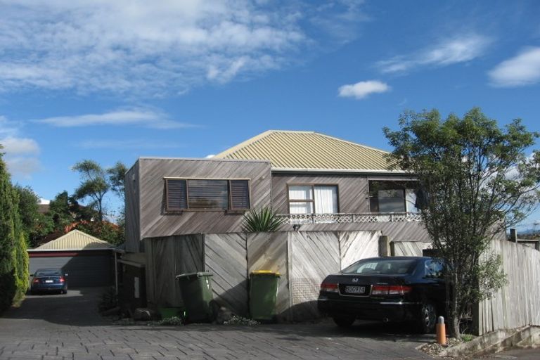 Photo of property in 15a Pitlochry Place, Highland Park, Auckland, 2010