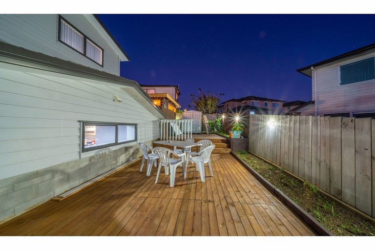 Photo of property in 14 Kereru Rise, Papakura, 2110