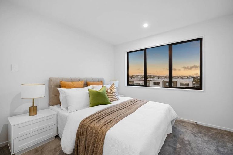 Photo of property in 33c Garadice Road, Rothesay Bay, Auckland, 0630