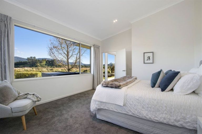Photo of property in 21 Riverside Place, Katikati, 3129