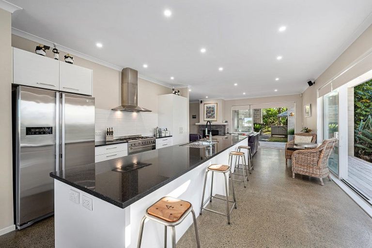 Photo of property in 36 Mangatawhiri Road, Omaha, 0986