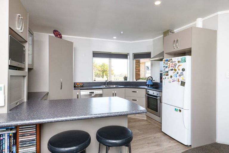 Photo of property in 101 Peter Hall Drive, Kelvin Grove, Palmerston North, 4414