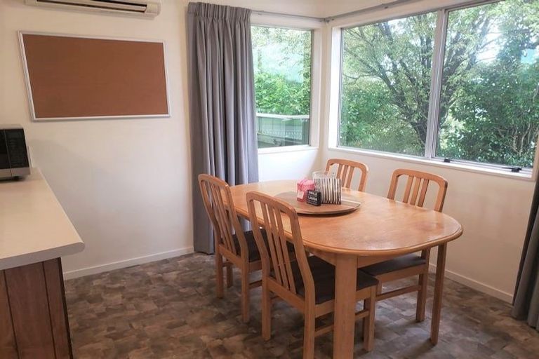 Photo of property in 2 Newton Place, Westbrook, Palmerston North, 4412