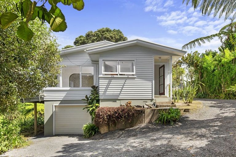 Photo of property in 71 Lyons Avenue, Murrays Bay, Auckland, 0630