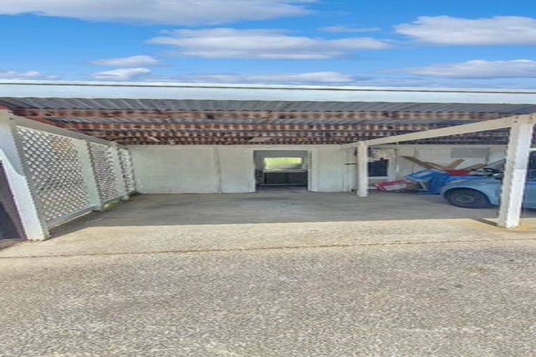 Photo of property in 4/176 Henderson Valley Road, Henderson, Auckland, 0612