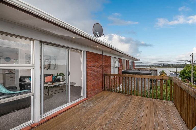 Photo of property in 2/70 Beresford Street, Bayswater, Auckland, 0622