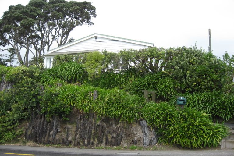 Photo of property in 6 Jans Terrace, Oakura, 4314