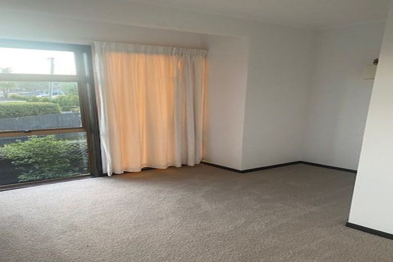 Photo of property in 1/63a Norwood Road, Bayswater, Auckland, 0622