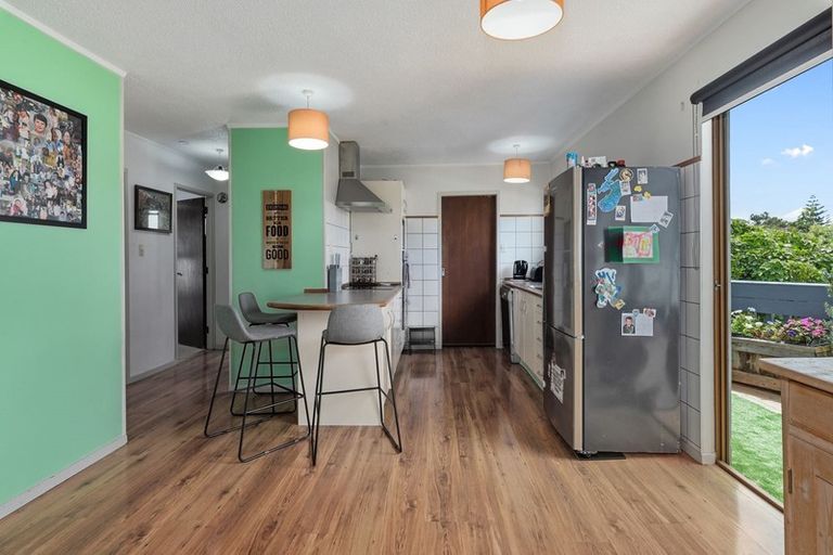 Photo of property in 1/57 Aeroview Drive, Beach Haven, Auckland, 0626