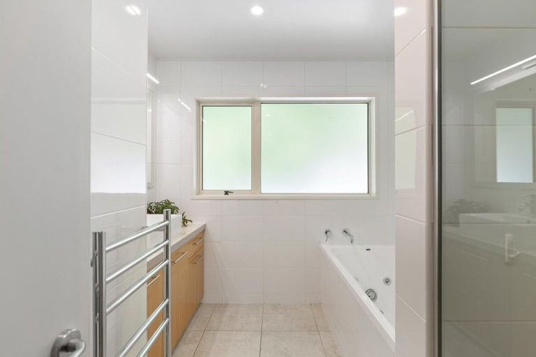 Photo of property in 11 Morrows Mead, Wanaka, 9305