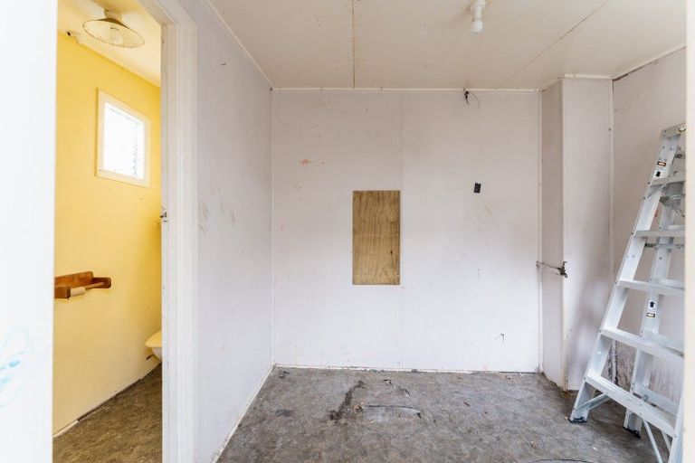 Photo of property in 10 Cashel Street, South Dunedin, Dunedin, 9012