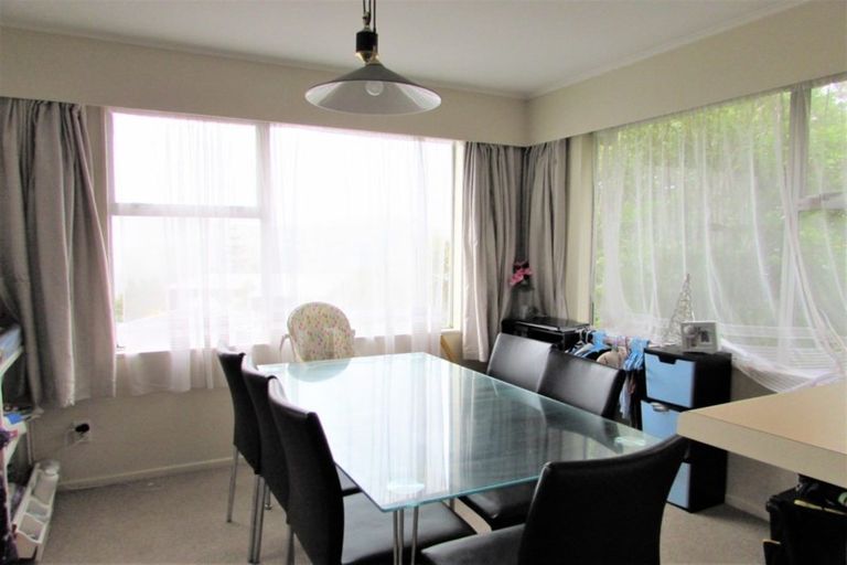 Photo of property in 4 Hillview Crescent, Paparangi, Wellington, 6037