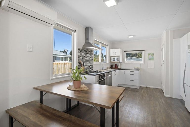 Photo of property in 28 Upham Street, Havelock North, 4130