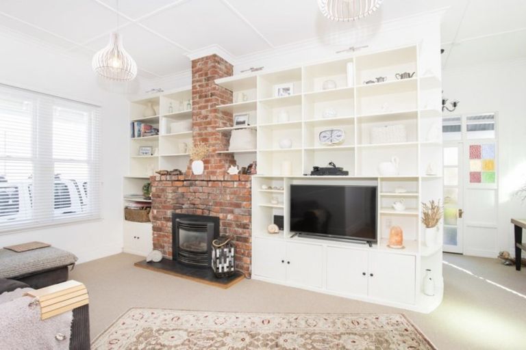 Photo of property in 337 Aberdeen Road, Gisborne, 4010