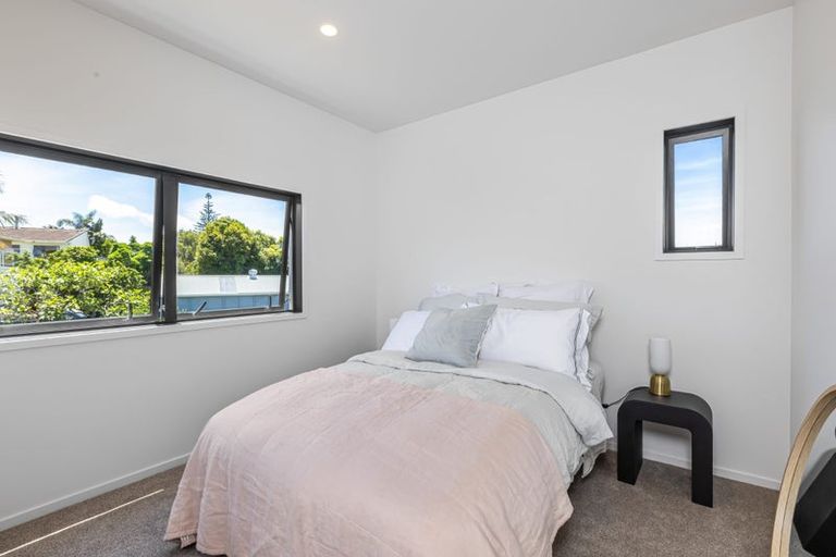 Photo of property in 2/26 Salem Place, Torbay, Auckland, 0630