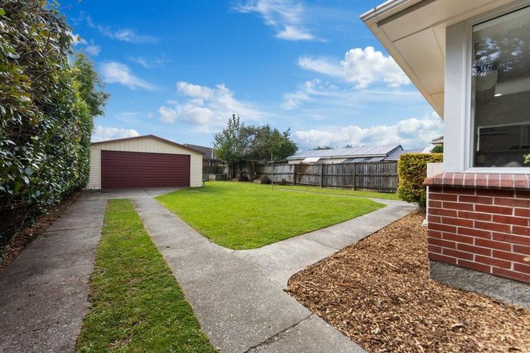 Photo of property in 22 Mappleton Avenue, Burnside, Christchurch, 8053
