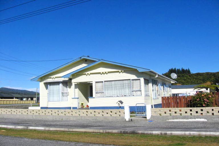 Photo of property in 16 Eva Street, Greymouth, 7805