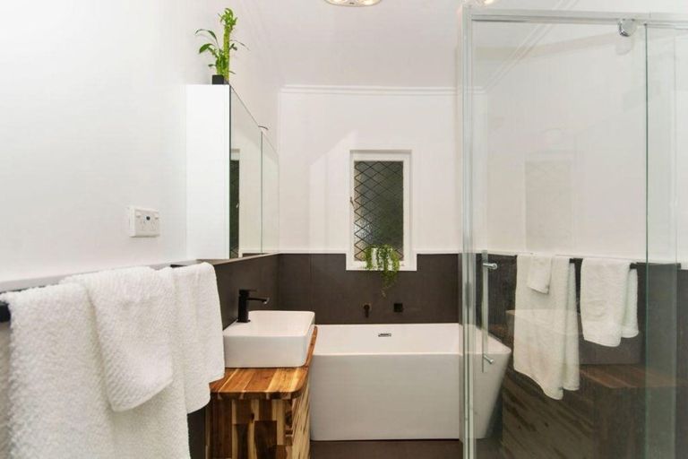 Photo of property in 70 Tirimoana Road, Te Atatu South, Auckland, 0602