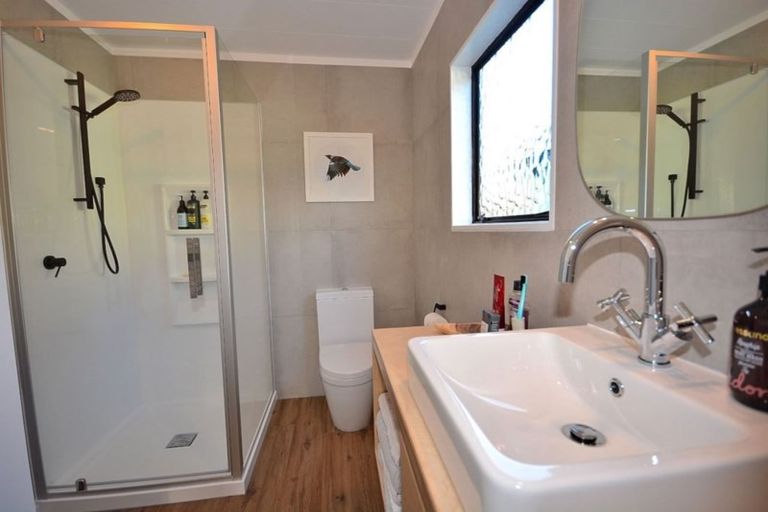 Photo of property in 2 Island View Terrace, Waikanae Beach, Waikanae, 5036