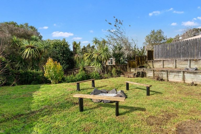 Photo of property in 16 Fitzwilliam Drive, Torbay, Auckland, 0630