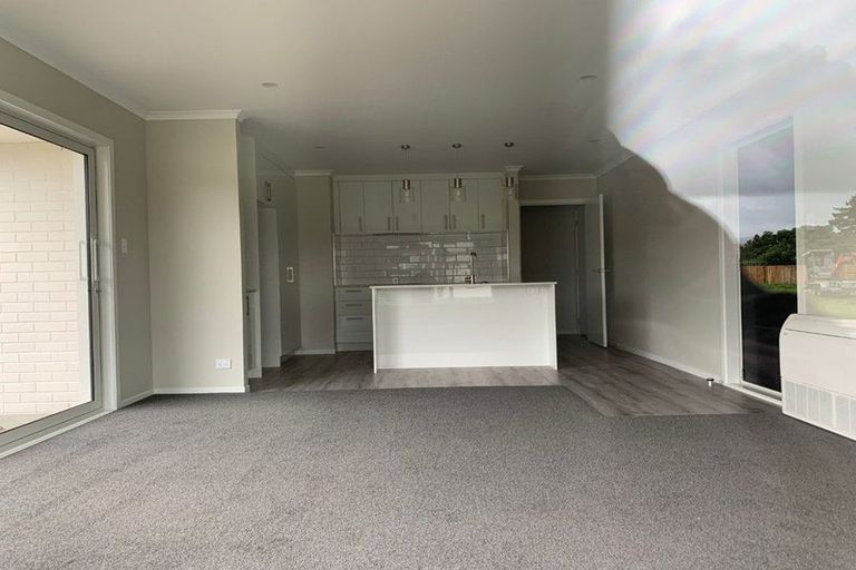 Photo of property in 4 Van Baarle Close, Carterton, 5713