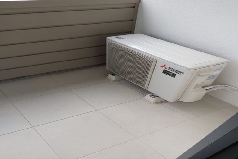 Photo of property in 80d Shakespeare Road, Waltham, Christchurch, 8023