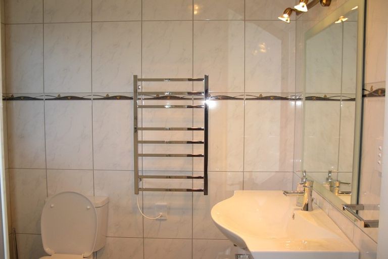 Photo of property in 1/34 Curacao Place, Half Moon Bay, Auckland, 2012