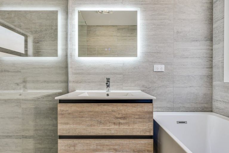 Photo of property in 33 Overton Street, Rototuna North, 3210