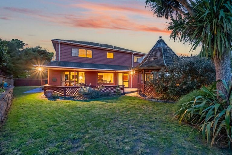 Photo of property in 9 Molyneux Close, Whitby, Porirua, 5024